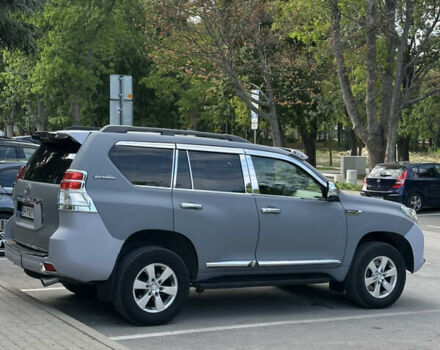Серый Тойота Ленд Крузер Прадо, объемом двигателя 3 л и пробегом 320 тыс. км за 18200 $, фото 7 на Automoto.ua