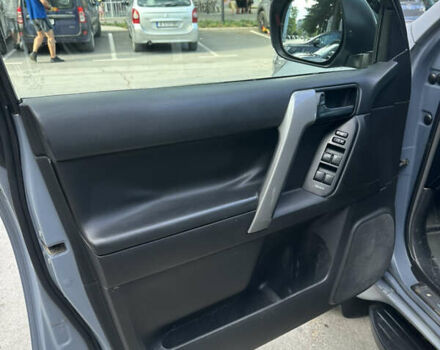 Серый Тойота Ленд Крузер Прадо, объемом двигателя 3 л и пробегом 320 тыс. км за 18200 $, фото 13 на Automoto.ua