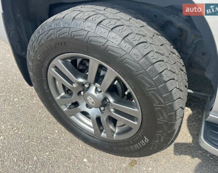 Серый Тойота Ленд Крузер Прадо, объемом двигателя 4 л и пробегом 256 тыс. км за 23900 $, фото 11 на Automoto.ua