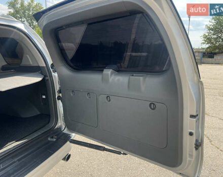 Серый Тойота Ленд Крузер Прадо, объемом двигателя 4 л и пробегом 256 тыс. км за 23900 $, фото 28 на Automoto.ua