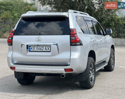 Серый Тойота Ленд Крузер Прадо, объемом двигателя 4 л и пробегом 256 тыс. км за 23900 $, фото 15 на Automoto.ua