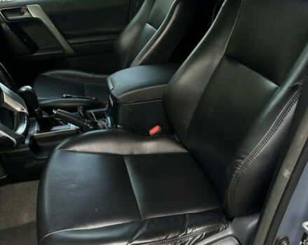 Серый Тойота Ленд Крузер Прадо, объемом двигателя 3 л и пробегом 320 тыс. км за 18200 $, фото 11 на Automoto.ua