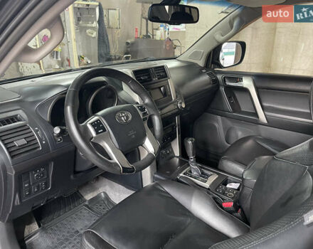 Серый Тойота Ленд Крузер Прадо, объемом двигателя 3 л и пробегом 478 тыс. км за 21500 $, фото 8 на Automoto.ua