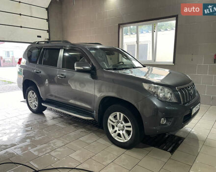 Серый Тойота Ленд Крузер Прадо, объемом двигателя 3 л и пробегом 478 тыс. км за 21500 $, фото 3 на Automoto.ua