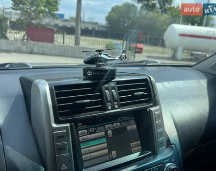 Серый Тойота Ленд Крузер Прадо, объемом двигателя 4 л и пробегом 256 тыс. км за 23900 $, фото 31 на Automoto.ua