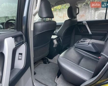 Серый Тойота Ленд Крузер Прадо, объемом двигателя 4 л и пробегом 240 тыс. км за 22950 $, фото 16 на Automoto.ua