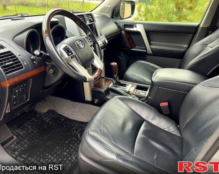 Серый Тойота Ленд Крузер Прадо, объемом двигателя 4 л и пробегом 272 тыс. км за 22700 $, фото 9 на Automoto.ua