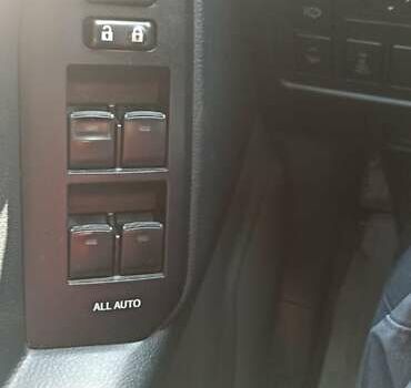 Серый Тойота Ленд Крузер Прадо, объемом двигателя 3 л и пробегом 158 тыс. км за 25000 $, фото 11 на Automoto.ua