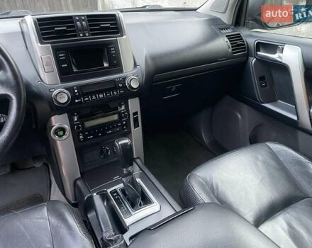 Серый Тойота Ленд Крузер Прадо, объемом двигателя 4 л и пробегом 240 тыс. км за 22950 $, фото 13 на Automoto.ua
