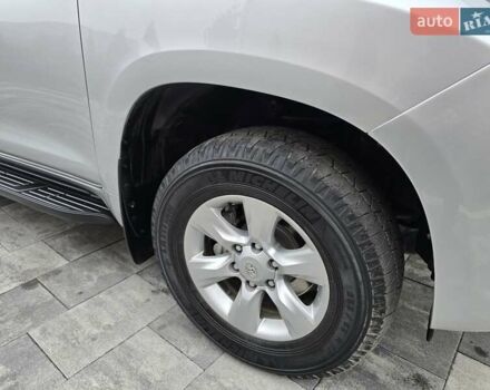 Серый Тойота Ленд Крузер Прадо, объемом двигателя 3 л и пробегом 281 тыс. км за 21900 $, фото 47 на Automoto.ua