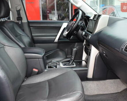 Серый Тойота Ленд Крузер Прадо, объемом двигателя 3.96 л и пробегом 295 тыс. км за 25900 $, фото 5 на Automoto.ua