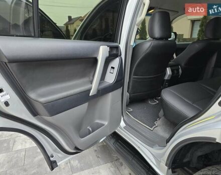 Серый Тойота Ленд Крузер Прадо, объемом двигателя 3 л и пробегом 281 тыс. км за 21900 $, фото 26 на Automoto.ua