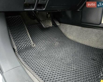 Серый Тойота Ленд Крузер Прадо, объемом двигателя 3 л и пробегом 281 тыс. км за 21900 $, фото 15 на Automoto.ua