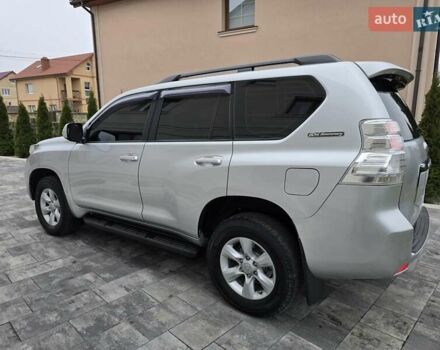 Серый Тойота Ленд Крузер Прадо, объемом двигателя 3 л и пробегом 281 тыс. км за 21900 $, фото 3 на Automoto.ua