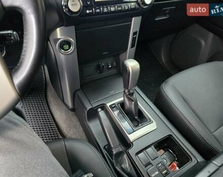 Серый Тойота Ленд Крузер Прадо, объемом двигателя 3 л и пробегом 281 тыс. км за 21900 $, фото 20 на Automoto.ua