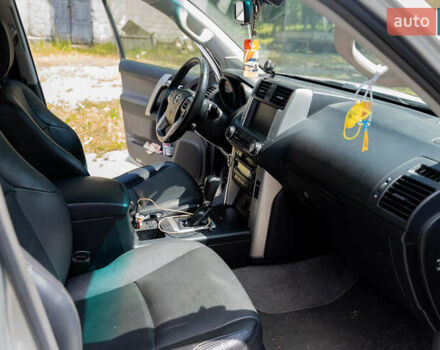 Тойота Ленд Крузер Прадо 2012 в Житомире на Automoto.ua Серый Тойота Ленд Крузер Прадо, объемом двигателя 2.98 л и пробегом 185 тыс. км за 22000 $, фото 5 на Automoto.ua