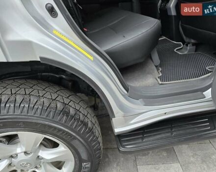 Серый Тойота Ленд Крузер Прадо, объемом двигателя 3 л и пробегом 281 тыс. км за 21900 $, фото 36 на Automoto.ua