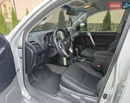 Серый Тойота Ленд Крузер Прадо, объемом двигателя 3 л и пробегом 281 тыс. км за 21900 $, фото 12 на Automoto.ua