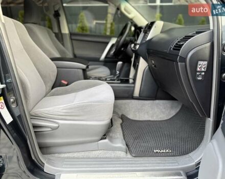 Серый Тойота Ленд Крузер Прадо, объемом двигателя 2.98 л и пробегом 228 тыс. км за 25500 $, фото 18 на Automoto.ua