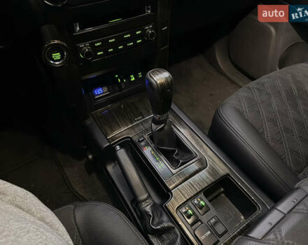 Серый Тойота Ленд Крузер Прадо, объемом двигателя 3 л и пробегом 243 тыс. км за 21500 $, фото 15 на Automoto.ua