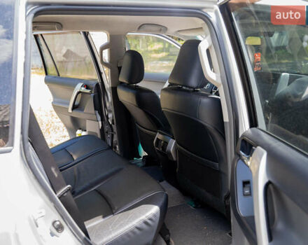 Тойота Ленд Крузер Прадо 2012 в Житомире на Automoto.ua Серый Тойота Ленд Крузер Прадо, объемом двигателя 2.98 л и пробегом 185 тыс. км за 22000 $, фото 6 на Automoto.ua