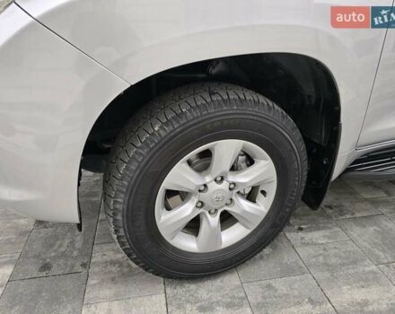 Серый Тойота Ленд Крузер Прадо, объемом двигателя 3 л и пробегом 281 тыс. км за 21900 $, фото 64 на Automoto.ua