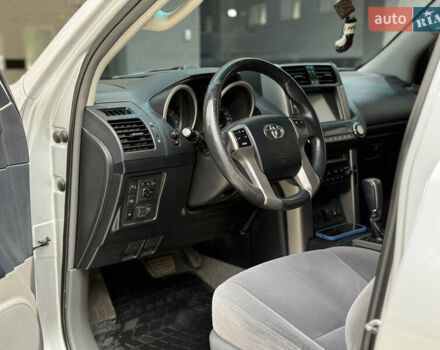 Тойота Ленд Крузер Прадо 2012 в Харькове на Automoto.ua Серый Тойота Ленд Крузер Прадо, объемом двигателя 4 л и пробегом 170 тыс. км за 20000 $, фото 18 на Automoto.ua