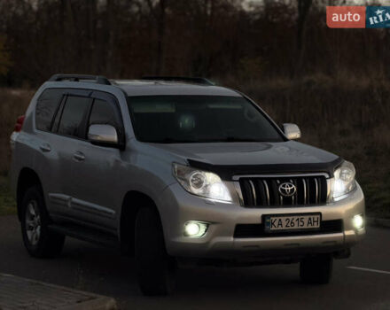 Серый Тойота Ленд Крузер Прадо, объемом двигателя 3 л и пробегом 243 тыс. км за 21500 $, фото 1 на Automoto.ua