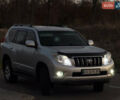 Серый Тойота Ленд Крузер Прадо, объемом двигателя 3 л и пробегом 243 тыс. км за 21500 $, фото 1 на Automoto.ua