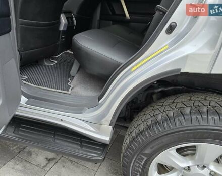 Серый Тойота Ленд Крузер Прадо, объемом двигателя 3 л и пробегом 281 тыс. км за 21900 $, фото 27 на Automoto.ua