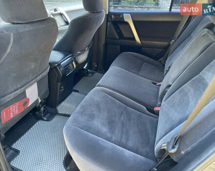 Серый Тойота Ленд Крузер Прадо, объемом двигателя 2.7 л и пробегом 238 тыс. км за 23558 $, фото 15 на Automoto.ua