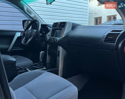 Серый Тойота Ленд Крузер Прадо, объемом двигателя 2.7 л и пробегом 173 тыс. км за 22900 $, фото 16 на Automoto.ua