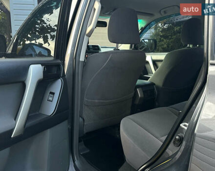 Серый Тойота Ленд Крузер Прадо, объемом двигателя 2.69 л и пробегом 173 тыс. км за 23900 $, фото 25 на Automoto.ua