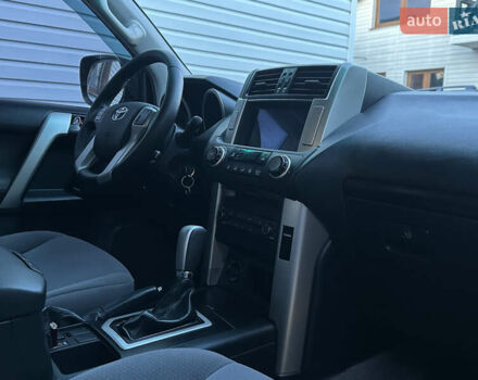 Серый Тойота Ленд Крузер Прадо, объемом двигателя 2.7 л и пробегом 173 тыс. км за 22900 $, фото 17 на Automoto.ua