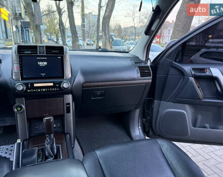 Серый Тойота Ленд Крузер Прадо, объемом двигателя 3 л и пробегом 259 тыс. км за 23500 $, фото 28 на Automoto.ua