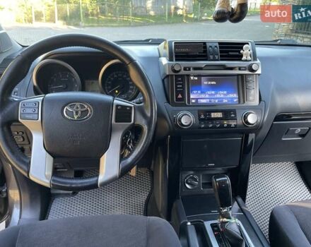 Серый Тойота Ленд Крузер Прадо, объемом двигателя 2.7 л и пробегом 238 тыс. км за 23558 $, фото 17 на Automoto.ua