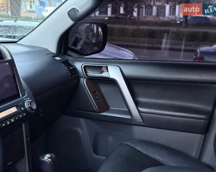 Серый Тойота Ленд Крузер Прадо, объемом двигателя 3 л и пробегом 259 тыс. км за 23500 $, фото 19 на Automoto.ua