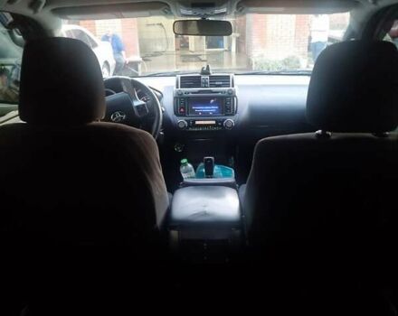 Тойота Ленд Крузер Прадо 2014 в Сумах на Automoto.ua Серый Тойота Ленд Крузер Прадо, объемом двигателя 2.98 л и пробегом 270 тыс. км за 29000 $, фото 3 на Automoto.ua