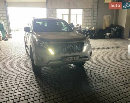 Тойота Ленд Крузер Прадо 2016 в Хмельницком на Automoto.ua Серый Тойота Ленд Крузер Прадо, объемом двигателя 2.69 л и пробегом 230 тыс. км за 27000 $, фото 7 на Automoto.ua