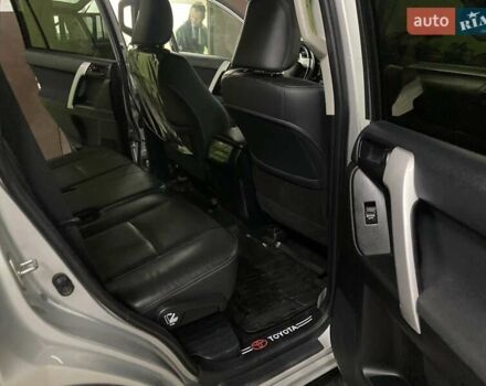 Серый Тойота Ленд Крузер Прадо, объемом двигателя 2.69 л и пробегом 230 тыс. км за 25500 $, фото 28 на Automoto.ua