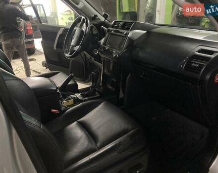 Серый Тойота Ленд Крузер Прадо, объемом двигателя 2.69 л и пробегом 230 тыс. км за 25500 $, фото 27 на Automoto.ua