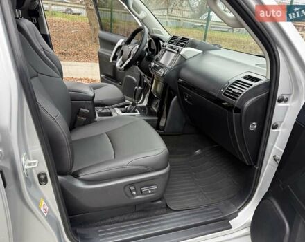 Серый Тойота Ленд Крузер Прадо, объемом двигателя 2.8 л и пробегом 219 тыс. км за 29900 $, фото 28 на Automoto.ua