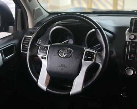 Сірий Тойота Ленд Крузер Прадо, об'ємом двигуна 2.76 л та пробігом 300 тис. км за 33000 $, фото 8 на Automoto.ua