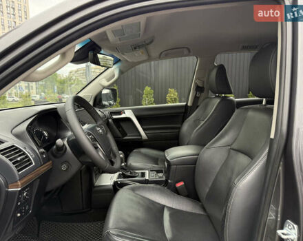 Серый Тойота Ленд Крузер Прадо, объемом двигателя 2.76 л и пробегом 125 тыс. км за 39950 $, фото 17 на Automoto.ua