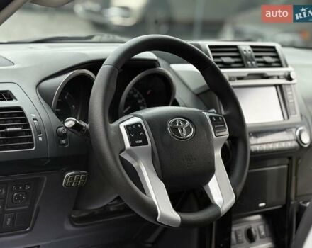 Серый Тойота Ленд Крузер Прадо, объемом двигателя 2.8 л и пробегом 219 тыс. км за 29900 $, фото 32 на Automoto.ua