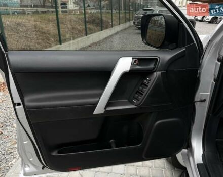 Серый Тойота Ленд Крузер Прадо, объемом двигателя 2.8 л и пробегом 219 тыс. км за 29900 $, фото 46 на Automoto.ua