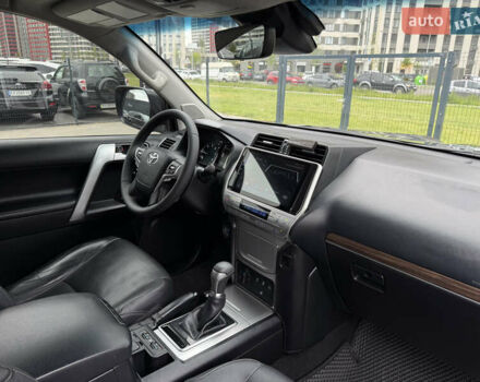 Серый Тойота Ленд Крузер Прадо, объемом двигателя 2.76 л и пробегом 125 тыс. км за 39950 $, фото 35 на Automoto.ua