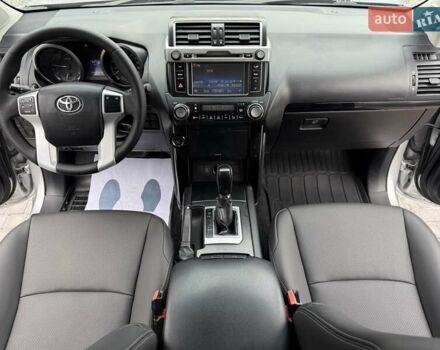 Серый Тойота Ленд Крузер Прадо, объемом двигателя 2.8 л и пробегом 219 тыс. км за 29900 $, фото 25 на Automoto.ua