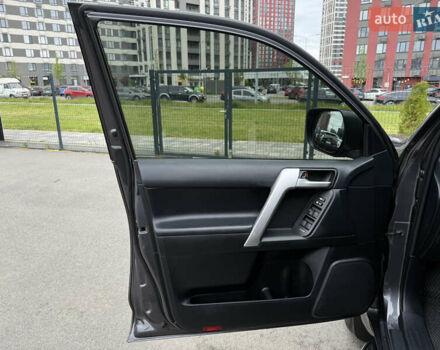 Серый Тойота Ленд Крузер Прадо, объемом двигателя 2.76 л и пробегом 125 тыс. км за 39950 $, фото 16 на Automoto.ua