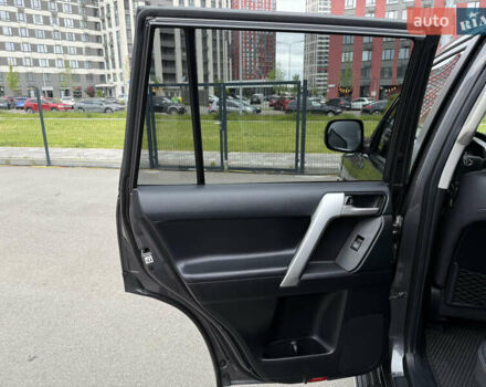 Серый Тойота Ленд Крузер Прадо, объемом двигателя 2.76 л и пробегом 125 тыс. км за 39950 $, фото 22 на Automoto.ua